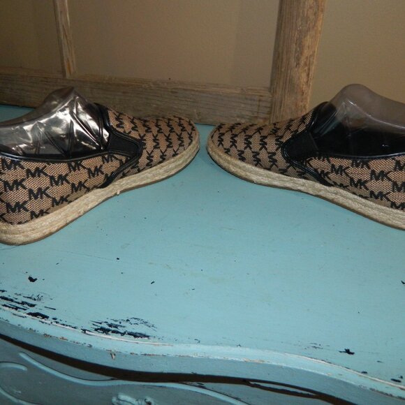 Michael Kors Signature Canvas Slip on Shoes Size 8.5M - Picture 4 of 7